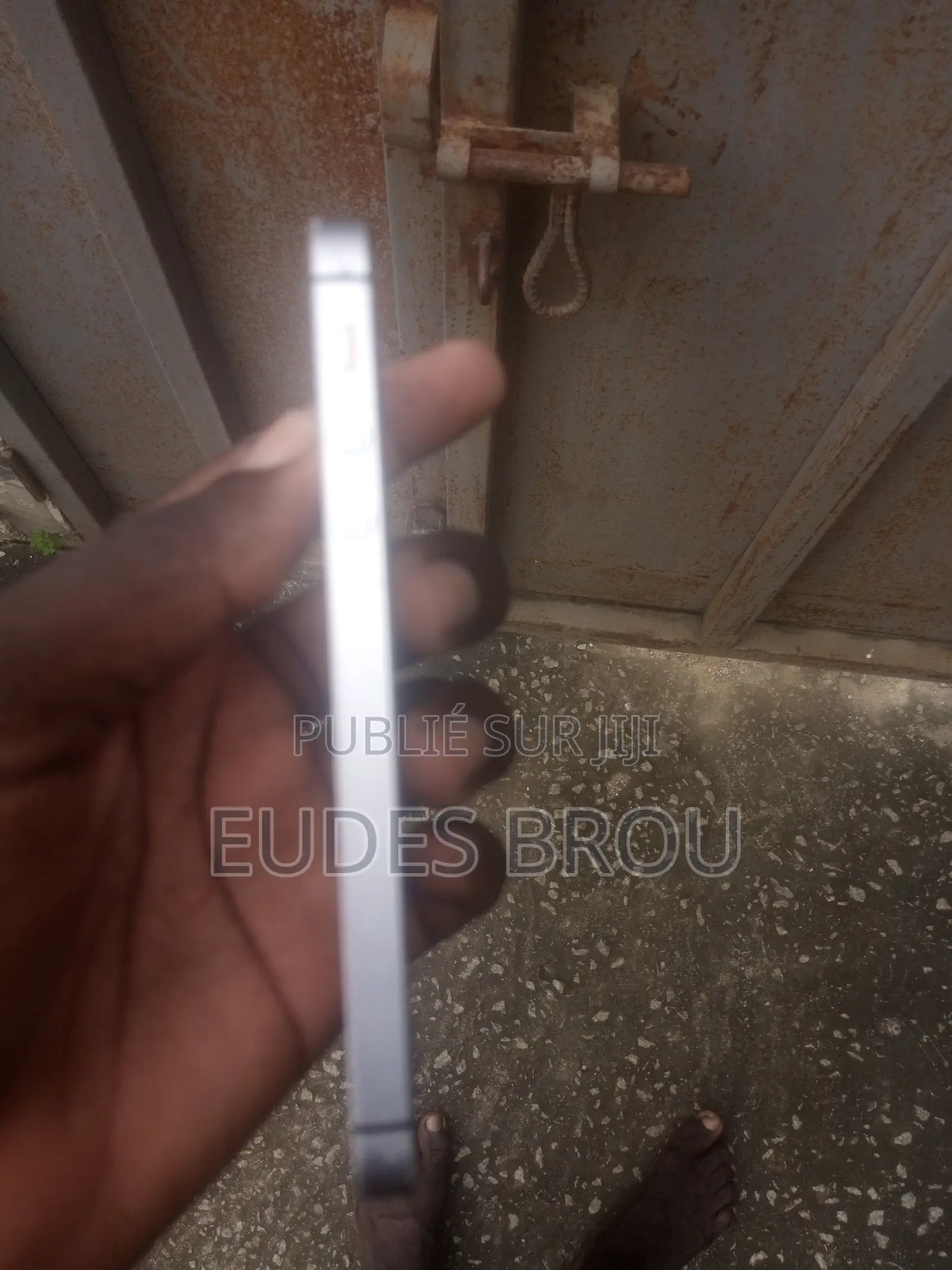 Apple iPhone SE (2022) 64 GB Noir