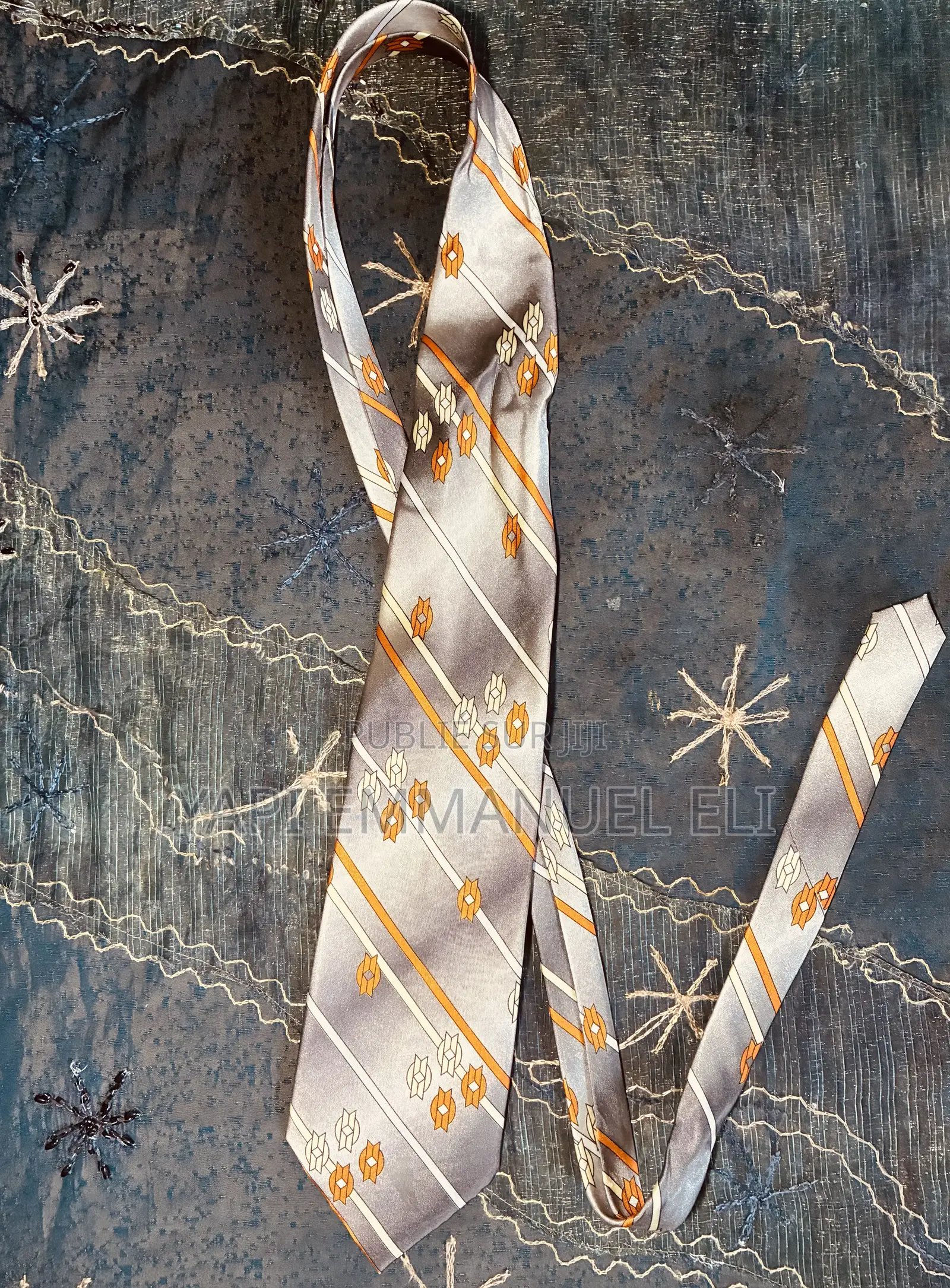 Cravate Vintage Grise À Motifs