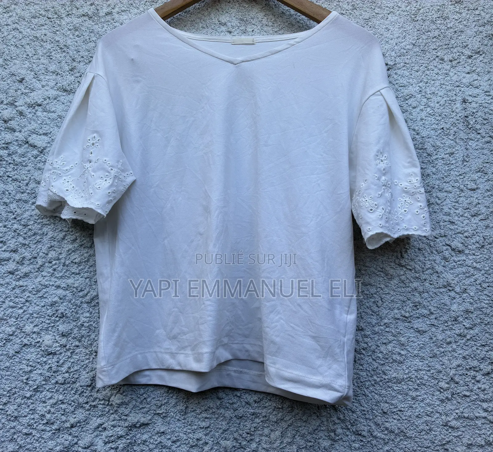 T-Shirt Chic À Manches en Broderie Anglaise