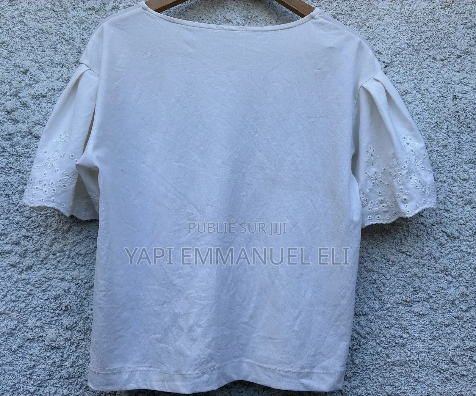 T-Shirt Chic À Manches en Broderie Anglaise