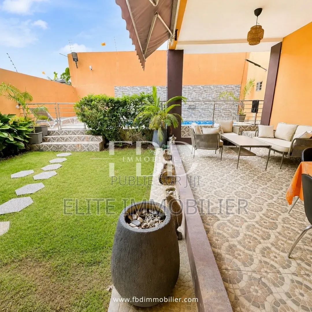 5chbre Appartement dans Fbd Immobilier, Cocody à Vendre