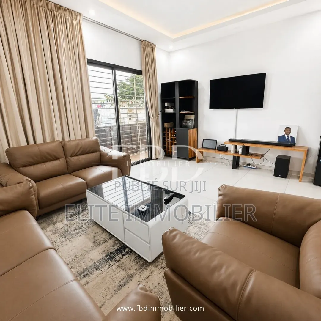 5chbre Appartement dans Fbd Immobilier, Cocody à Vendre