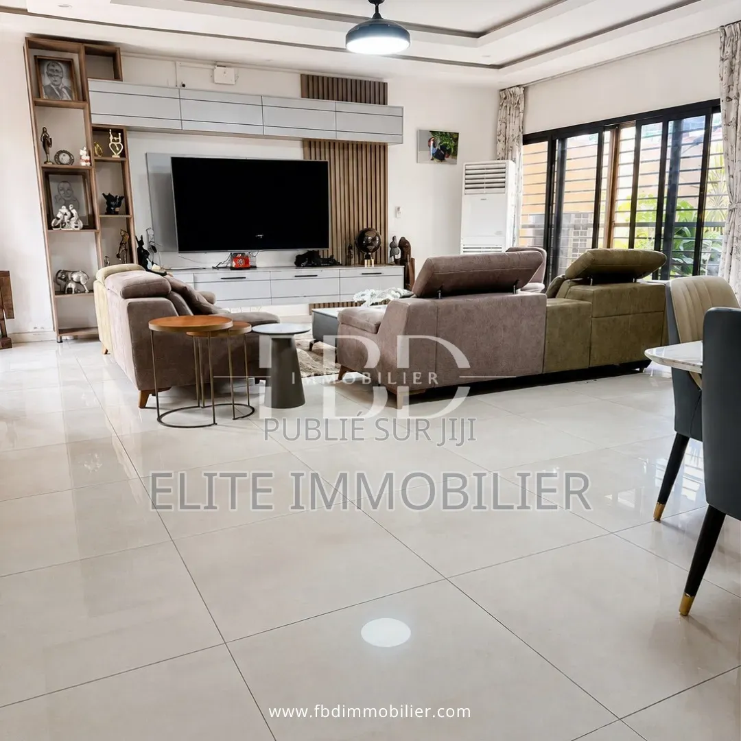 5chbre Appartement dans Fbd Immobilier, Cocody à Vendre