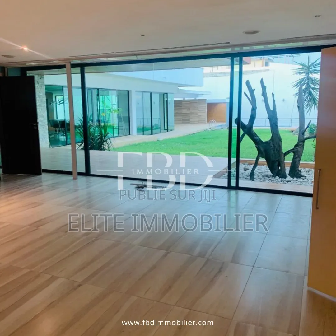 12chbre Appartement dans Cocody Faya à Vendre