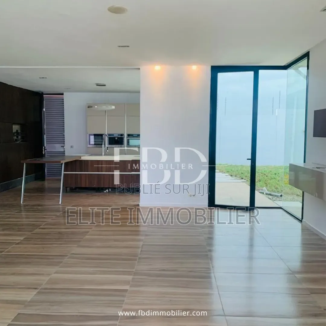 12chbre Appartement dans Cocody Faya à Vendre