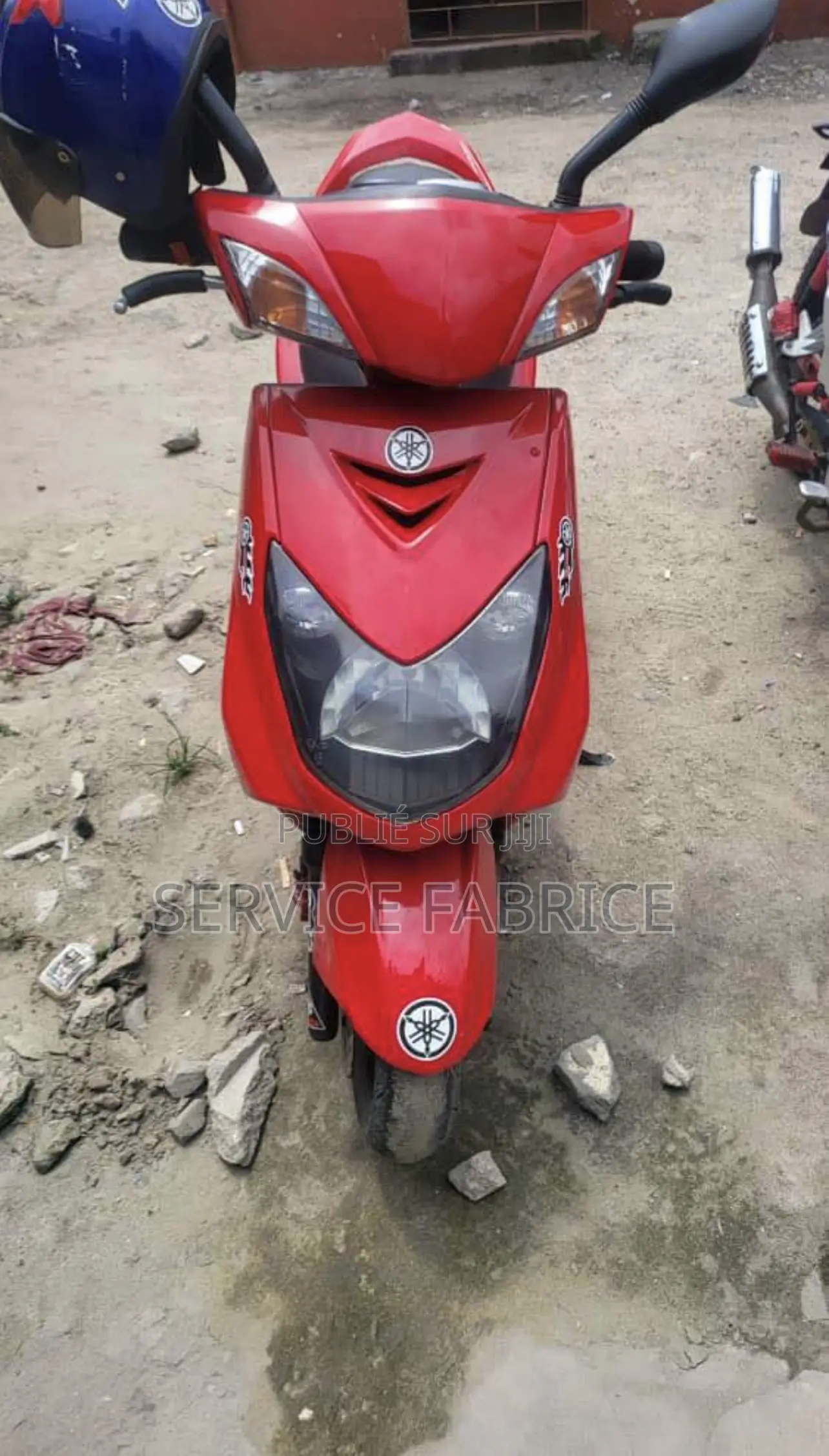 Nouveau Yamaha YBR125 2023 Rouge