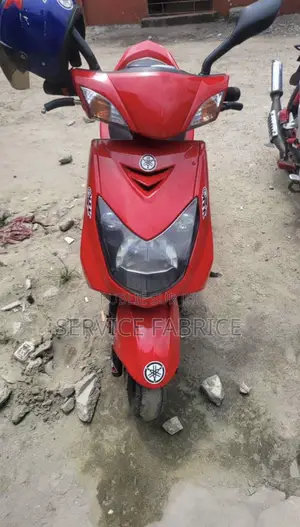 Nouveau Yamaha YBR125 2023 Rouge