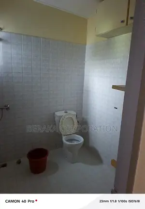 6chbre Maison dans Beraka Corporation, Cocody à Vendre