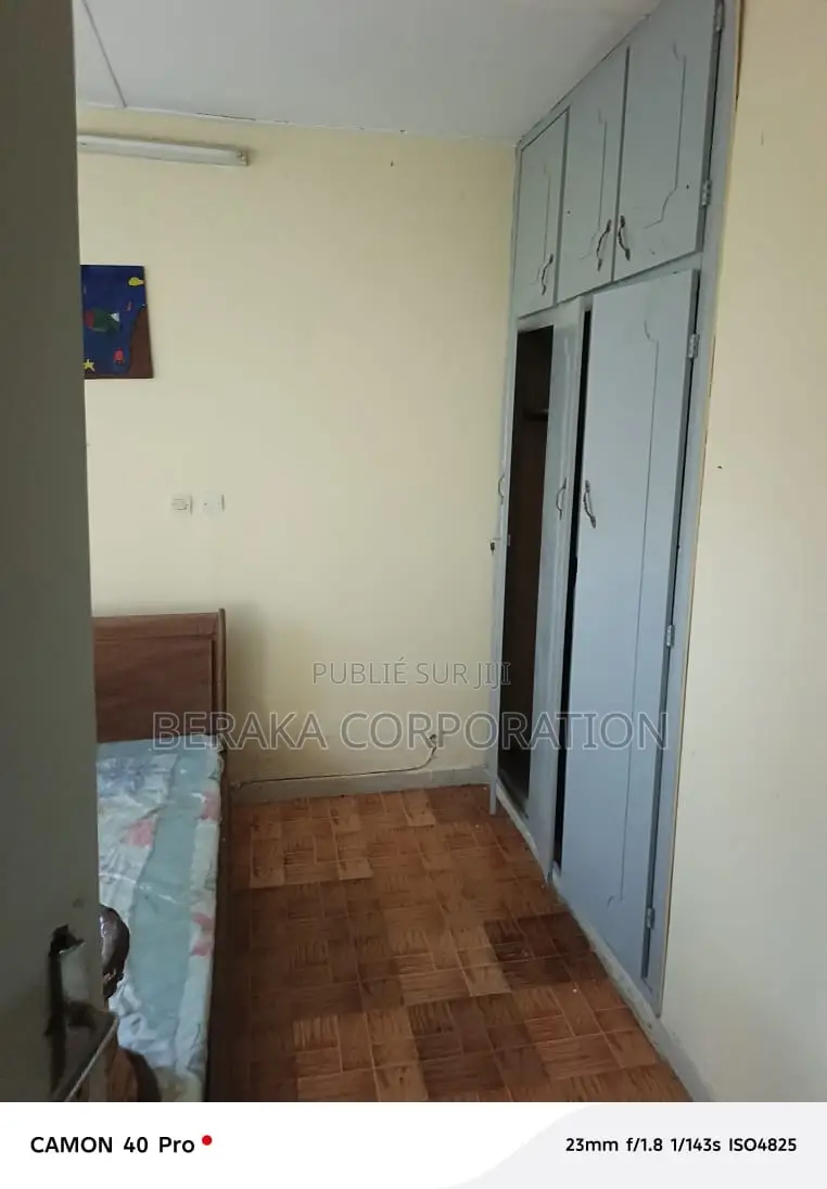 6chbre Maison dans Beraka Corporation, Cocody à Vendre