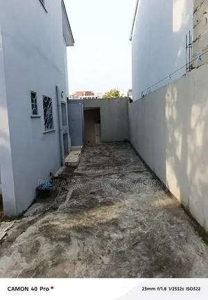 6chbre Maison dans Beraka Corporation, Cocody à Vendre