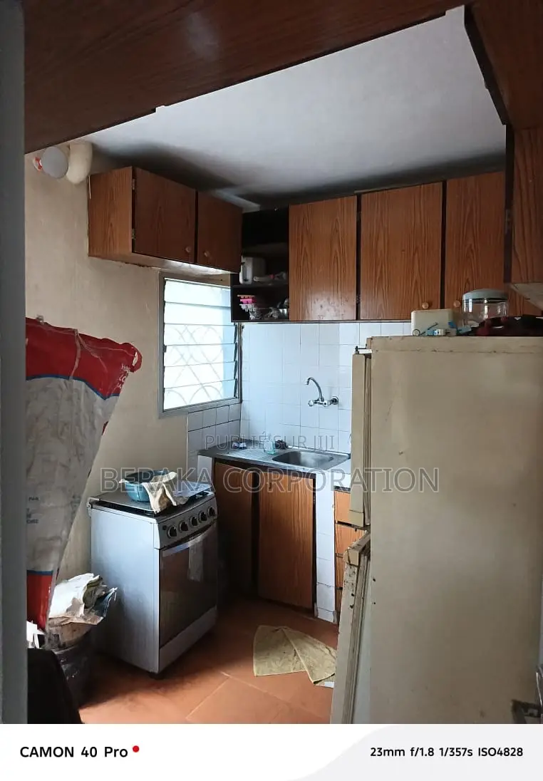6chbre Maison dans Beraka Corporation, Cocody à Vendre