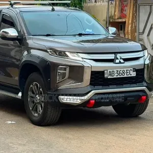 Mitsubishi L200 2022 Argenté