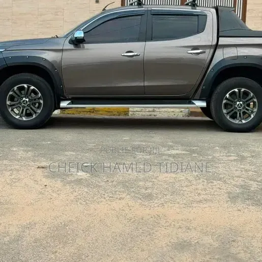 Mitsubishi L200 2022 Argenté