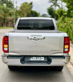 Mitsubishi L200 2025 Gris