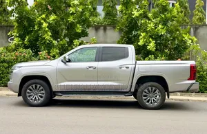 Mitsubishi L200 2025 Gris