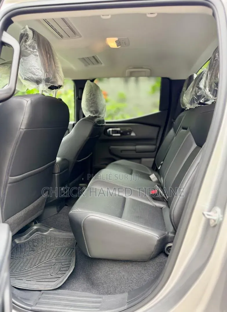 Mitsubishi L200 2025 Gris