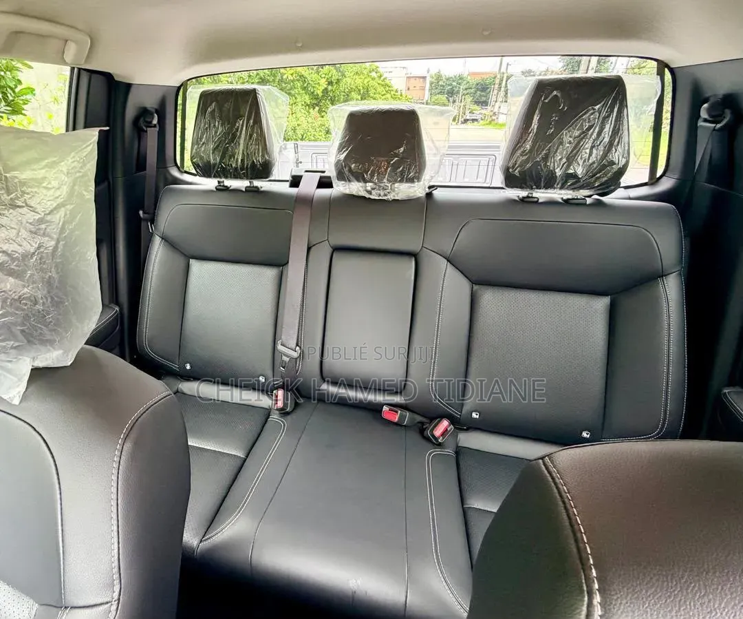 Mitsubishi L200 2025 Gris