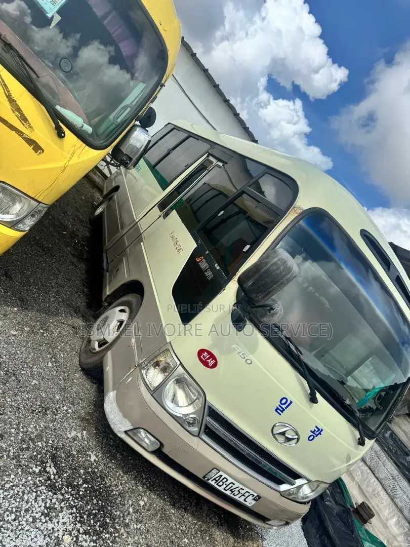 Hyundai County 2018 Gris