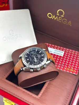 Montre  Style Luxe Pour Homme en Cuir