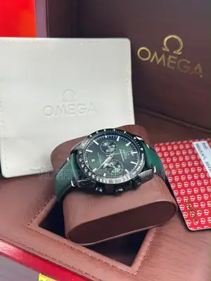Montre  Style Luxe Pour Homme en Cuir