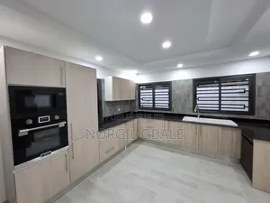 11chbre Villa dans Avec Norco, Cocody à Louer
