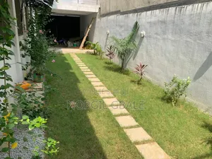11chbre Villa dans Avec Norco, Cocody à Louer