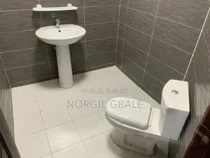 11chbre Villa dans Avec Norco, Cocody à Louer