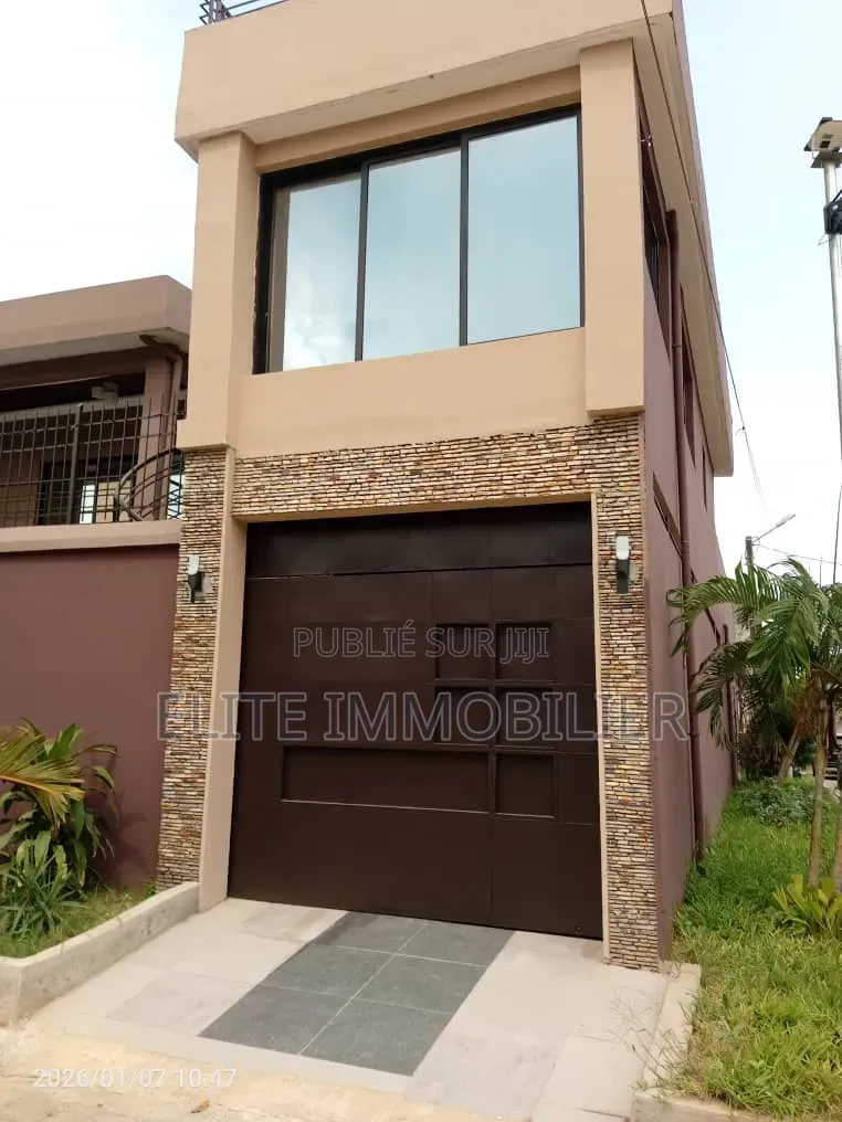 4chbre Duplex dans Sipim 4 Riviera, Cocody à Vendre