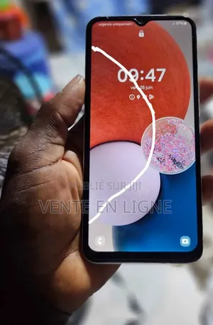 Nouveau Samsung Galaxy A13 128 GB Blanc