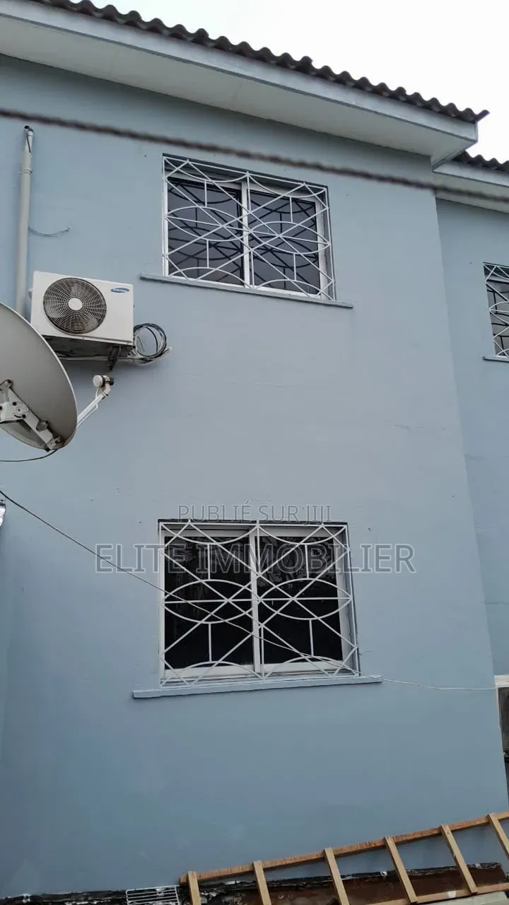 4chbre Duplex dans Cité Abri 2000, Cocody à Vendre