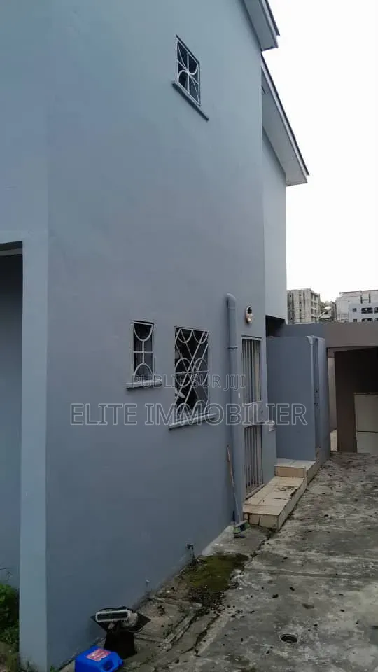 4chbre Duplex dans Cité Abri 2000, Cocody à Vendre