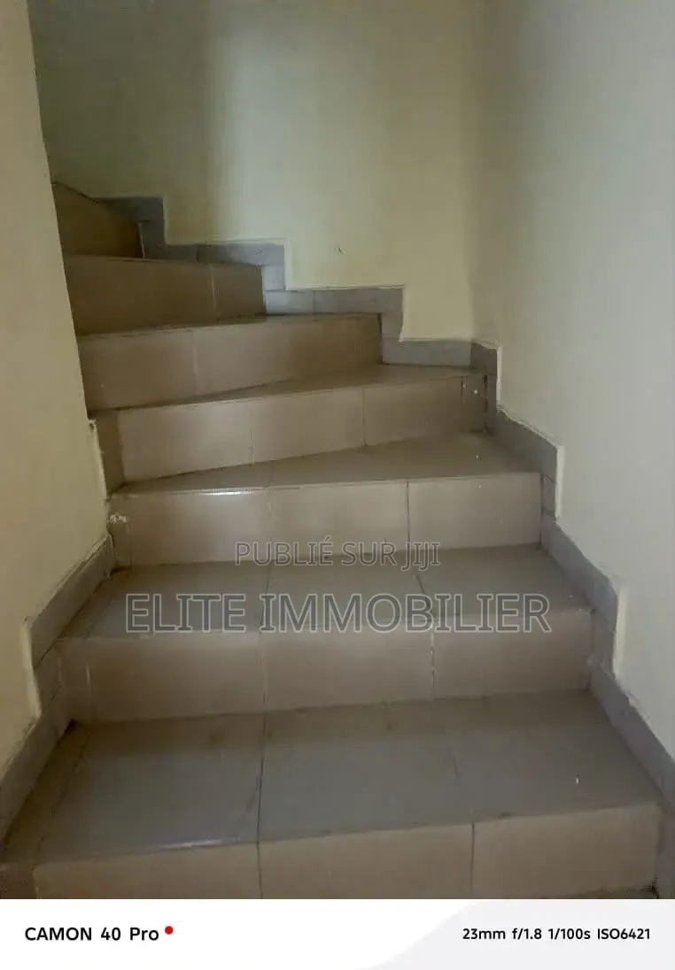4chbre Duplex dans Cité Abri 2000, Cocody à Vendre