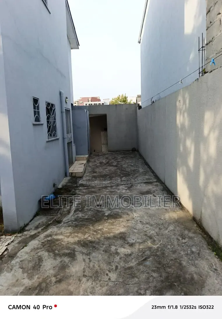 4chbre Duplex dans Cité Abri 2000, Cocody à Vendre