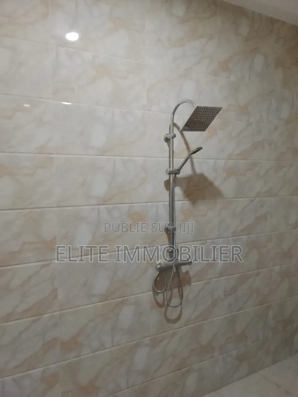 5chbre Duplex dans Angre Cgk, Cocody à Louer