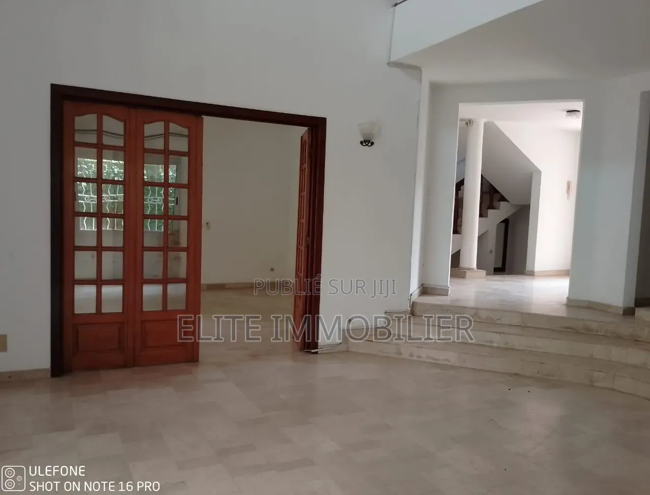 10chbre Duplex dans Cocody 2 Plateaux 7 à Vendre