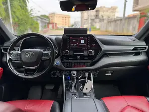 Toyota Highlander XSE 2022 Noir