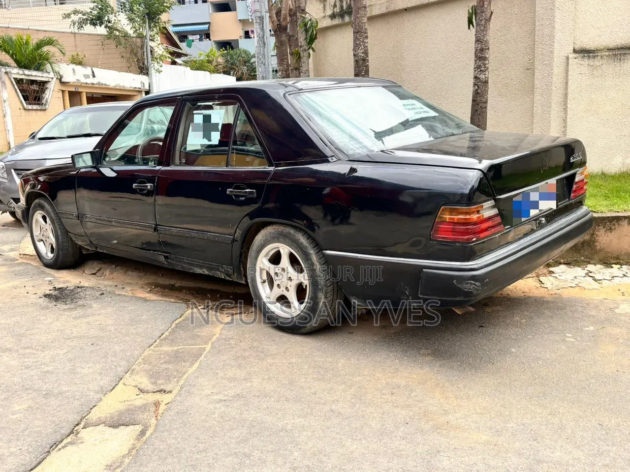 Mercedes-Benz 220 2000 Noir