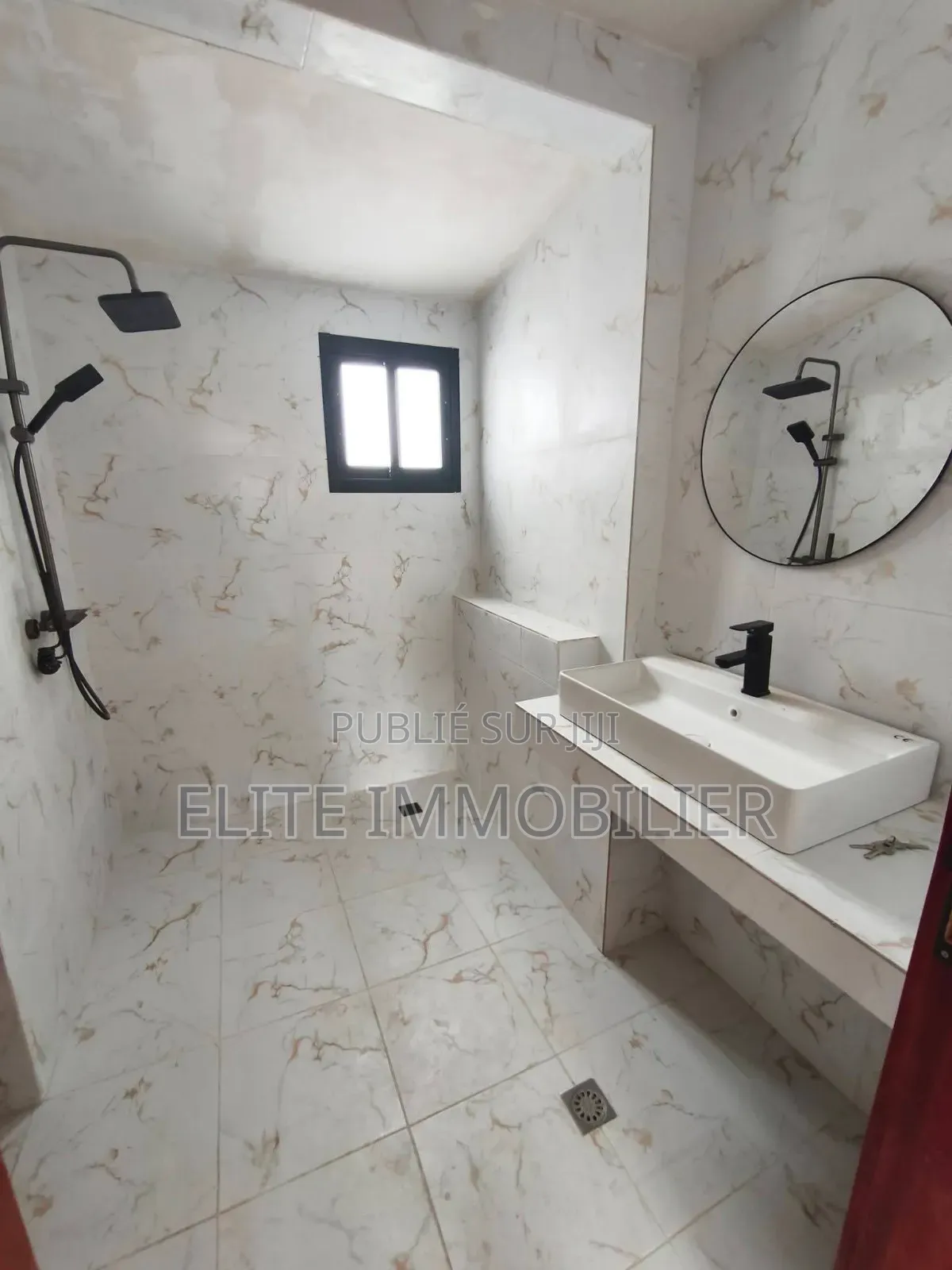 1chbre Villa dans Bingerville à Louer