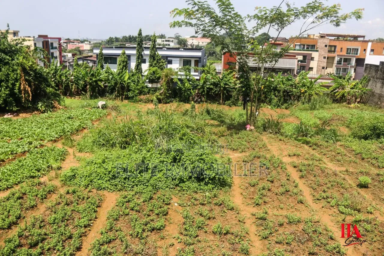 Terrain en Vente a La Riviera 4