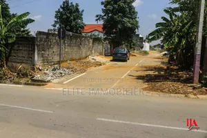 Terrain en Vente a La Riviera 4