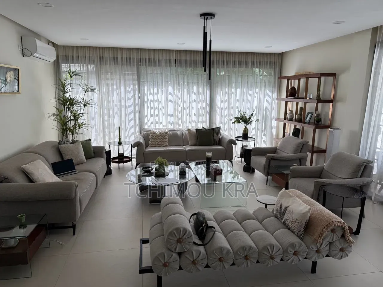 Meublé 10chbre Duplex dans Kra Tchimou, Deux Plateaux à Vendre