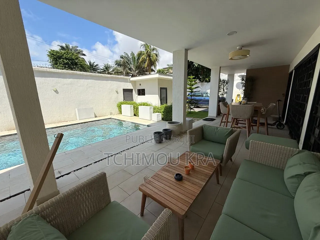 Meublé 10chbre Duplex dans Kra Tchimou, Deux Plateaux à Vendre