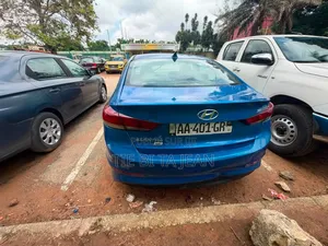 Hyundai Elantra 2018 Bleu