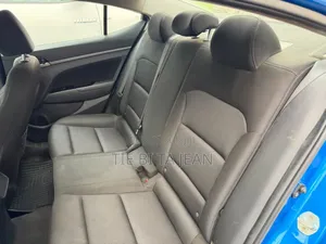 Hyundai Elantra 2018 Bleu
