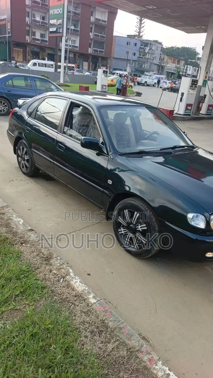 Toyota Corolla 2002 Noir