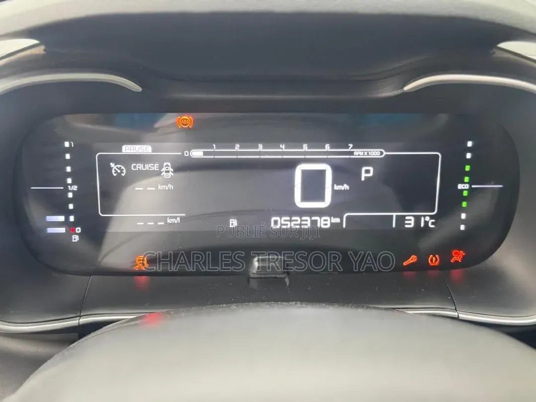 Citroen C4 2021 Gris