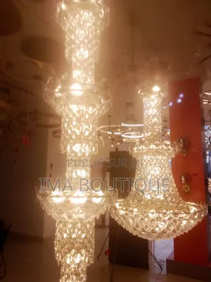Lustre Luminaire Élégant Avec Un Design Moderne Intemporel
