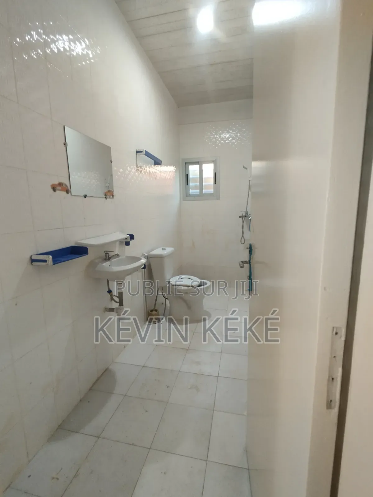 4chbre Villa dans Grâces Immobilier, Bingerville à Louer