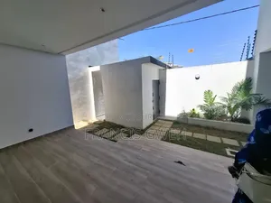 4chbre Duplex dans Francis Gweh, Cocody à Louer