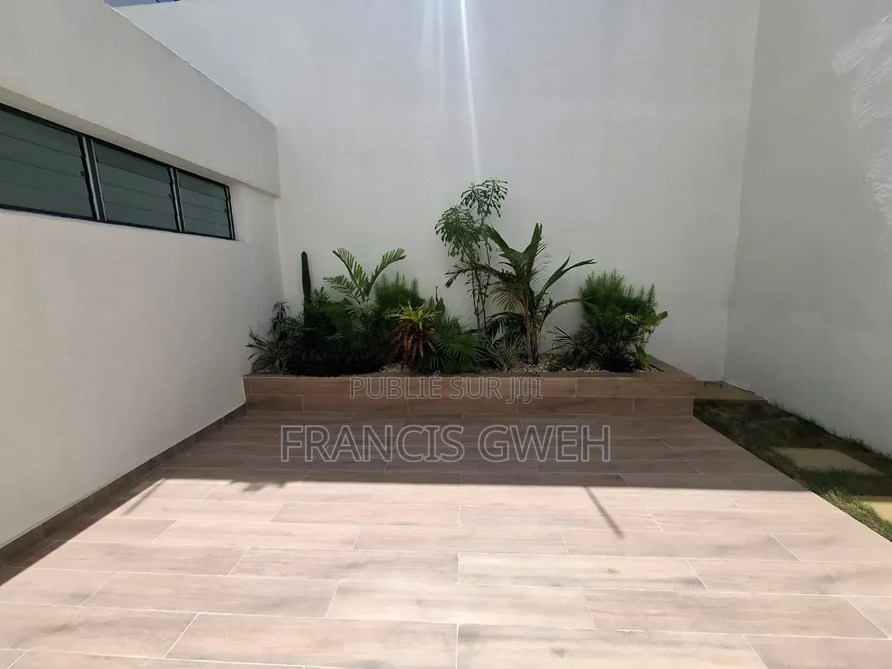 4chbre Duplex dans Francis Gweh, Cocody à Louer